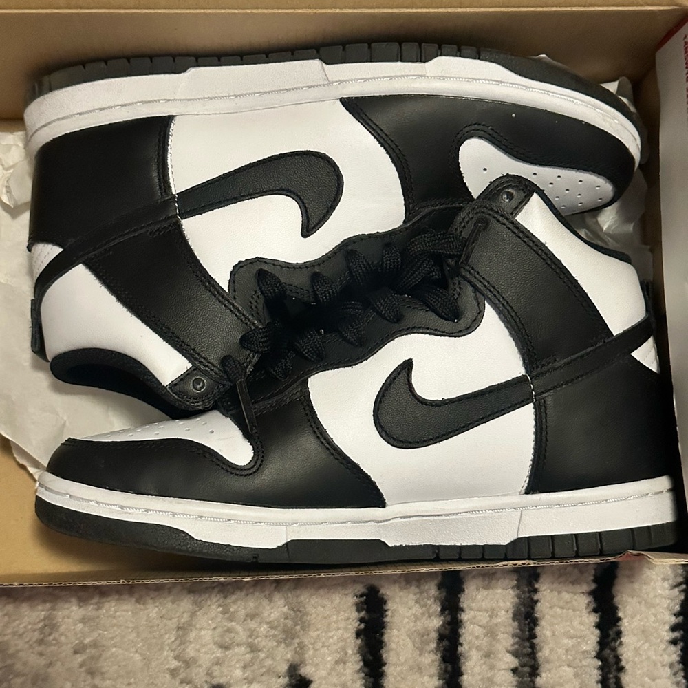 Nike Dunk High in White and Black